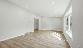 506 Forrest Brook Dr, Absecon, NJ 08205