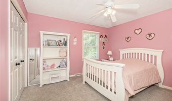 565 Walnut Ridge Trl, Aurora, OH 44202