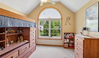 1250 Orchard Glen Dr, Amherst, OH 44001