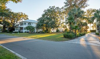 25 River Pl, Beaufort, SC 29906