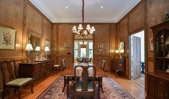 160 Ave C, Apalachicola, FL 32320