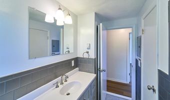 46 Carman St 5, Cranston, RI 02910