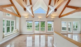 21 Bonnet View Dr, Jamestown, RI 02835