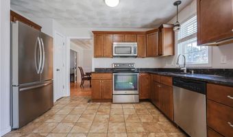 71 Francis Ave, East Providence, RI 02915