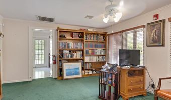 210 N Washington St, Abbeville, LA 70510
