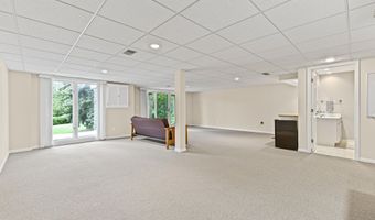 2766 Maitland Dr, Ann Arbor, MI 48105