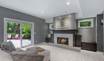 1977 EMERALD GLEN Ct NE, Ada, MI 49301