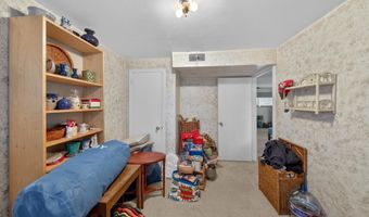 178 W SHELLEY Dr, Claymont, DE 19703