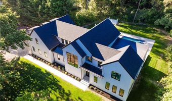 19 Castle Rd, Narragansett, RI 02882