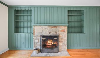 151 S Main St, Allentown, NJ 08501