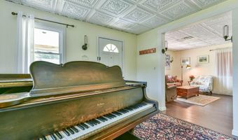 118 W South St, Bloomfield, IN 47424