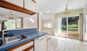 96 Nipmuc Trl B, North Providence, RI 02904