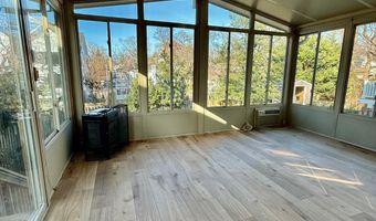 5713 19TH St N, Arlington, VA 22205