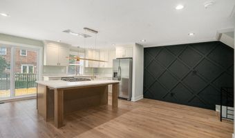 9038 LYKENS Ln, Philadelphia, PA 19128