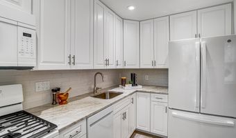 6625 10TH St A1, Alexandria, VA 22307
