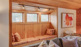 6 Williamsburg Ln, Bedford, NH 03110