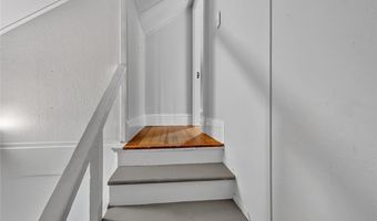 112 Villa Ave, Cranston, RI 02905