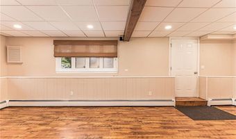 42 Seminole Trl, Cranston, RI 02921