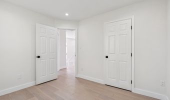 43501 POSTRAIL Sq, Ashburn, VA 20147