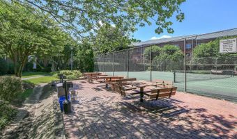 1630 W ABINGDON Dr #301, Alexandria, VA 22314