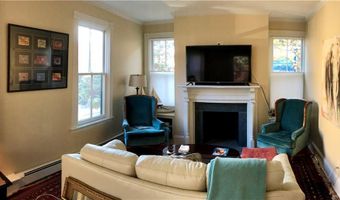 17 Lincoln St, Newport, RI 02840