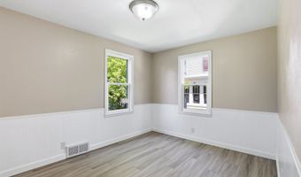 1831 S ONEIDA St, Appleton, WI 54915
