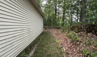 21 7th St, Auburn, ME 04210