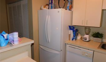 345 LAKEPOINTE Dr 204, Altamonte Springs, FL 32701