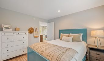 148 Kaelepulu Dr, Kailua, HI 96734
