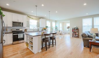 580 N Highlander Way, Addison, IL 60101