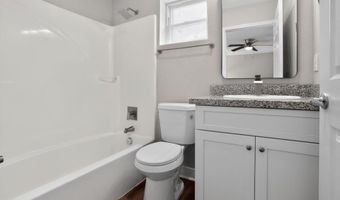 7247 Smith St, Bay St. Louis, MS 39520