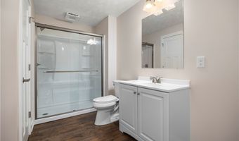 160 Eagle Cir, Amherst, OH 44001
