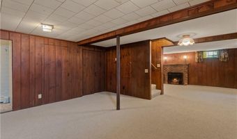 20 Drowne Pkwy, East Providence, RI 02916