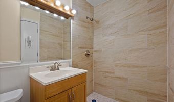 12027 DEVILWOOD Dr, Potomac, MD 20854