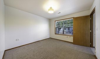 833 Cobblestone Ct, Ashland, OR 97520