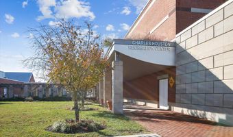 973 POWHATAN St, Alexandria, VA 22314