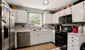 7102 Harness Lakes Dr, Indianapolis, IN 46217