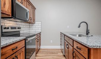 1800-1802 Broadfoot Dr, Abilene, KS 67410