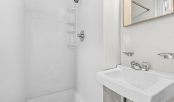 5013 AMERICANA Dr, Annandale, VA 22003