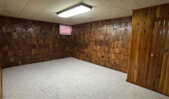 1733 Marshall Rd, Aberdeen, SD 57401
