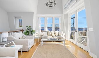 131 Eustis Ave, Newport, RI 02840