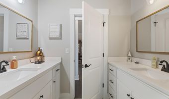 7424 Northwood Dr, Benton, AR 72019