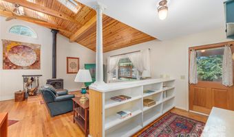 17 Red Oak Ln, Alexander, NC 28701