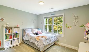 296 Twin Brook Ln, Coventry, RI 02816