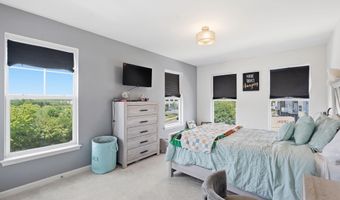 42167 CANARY GRASS Sq, Aldie, VA 20105
