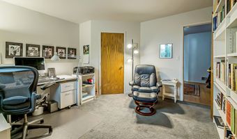 555 Glendale Cir, Ann Arbor, MI 48103