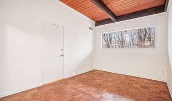 4333 AMERICANA Dr 203, Annandale, VA 22003