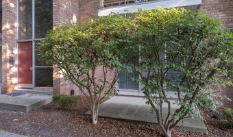 1245 Island Dr 102, Ann Arbor, MI 48105