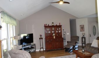 811 Thomas Dr, Angola, IN 46703