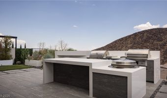 692 Scenic Cliff Dr, Henderson, NV 89012